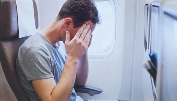 Dráma na palube lietadla. Agresívneho muža museli zadržať cestujúci