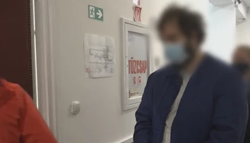 Mladík podozrivý z brutálnej vraždy seniorov naďalej zostáva vo väzbe v Maďarsku