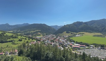 Terchová je v dnešných dňoch doslova preplnená. Miestni prišli s nápadom, ktorý turisti oceňujú