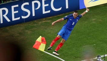 Klub mu dal miliónový bonus, aby zotrval. Teraz odišiel a peniaze stále nevrátil