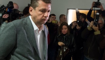 Bašternák pred súdom pre komplex, v ktorom býval Fico. Znalci sa nezhodujú na cene