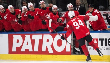 MS v hokeji poznajú prvého finalistu. Spanilá jazda Nórov dostala drsnú stopku
