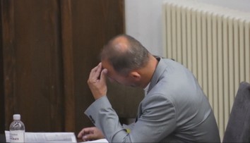 Expolicajt mal vynášať citlivé informácie, stíhať ho však za to nemôžu. Pomohla mu novela trestného zákona