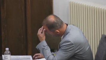 Expolicajt mal vynášať citlivé informácie, stíhať ho však za to nemôžu. Pomohla mu novela trestného zákona