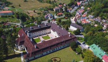 Má 365 okien a 52 izieb. Do jedného z najkrajších slovenských kaštieľov zakódovali celý kalendár