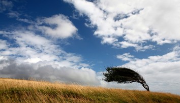 Víchor nad Českom dosahuje rýchlosť 300 km/h. Lietadlá čakajú problémy