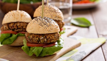 Už žiadne vegánske burgery alebo klobásy v EÚ. Rastlinné produkty musia premenovať