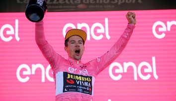 Giro zavŕšila epická časovka. Roglič napriek spadnutej reťazi pretlačil Thomasa a vyhrá celkovo