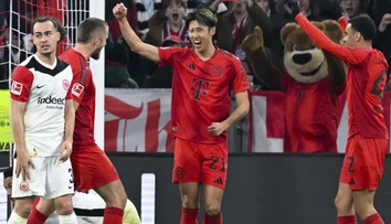 VIDEO: Musialove sólo od polovice, Gnabryho jasličky či premiérový gól Ita. Bayern konečne dominoval