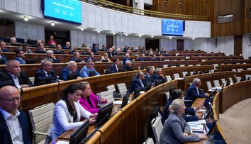 Poslanci ukončili diskusiu o rozpočte, hlasovanie bude budúci týždeň