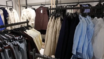 Vrátia sa do módy skinny džínsy? Stylistka odhalila trendy, ktoré ovládnu najbližšie mesiace