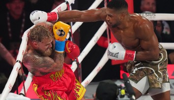 VIDEO: Anthony Joshua potvrdil úlohu jasného favorita. Paulovi zasadil tvrdé KO