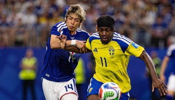Holanďania uzavreli skupinové účinkovanie pohodlným triumfom. Japonci a Švédi si body delili