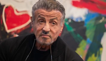 Z muža, ktorý prespával na staniciach, sa stala legenda. Sylvester Stallone oslavuje významné životné jubileum