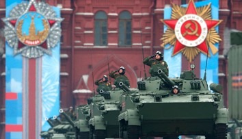 OBRAZOM: Prehliadky na Červenom námestí sa zúčastnilo cez 12-tisíc vojakov a 190 kusov techniky