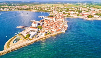 Chorvátsko bojuje s nečakaným problémom. Turistické oblasti sú v pozore, vydali varovania