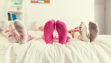 Na dobrý spánok môžu vplývať aj ponožky. Odborníci vysvetlili, ako je to možné