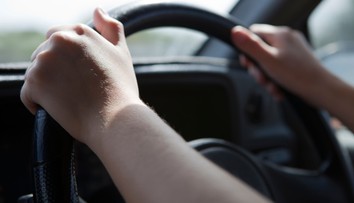 Záhada na východe Slovenska. Na jednom úseku vraj vodičom prestávajú fungovať motory