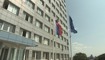 Ministerstvo školstva bude musieť zaplatiť státisíce eur za pochybenia jeho úradníkov