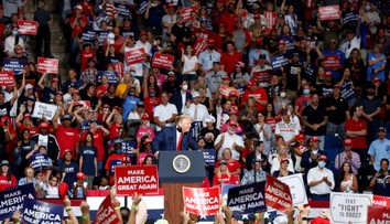 Trumpov míting prispel k rekordnému zvýšeniu prípadov nákazy v americkom meste Tulsa