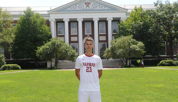 Vyrastal v Slovane, bol v reprezentácii. Počas zranenia zmenil priority a dostal sa na Harvard