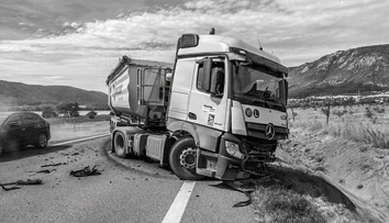 Tragická nehoda pri Rožňave si vyžiadala jednu obeť. Polícia začala trestné stíhanie