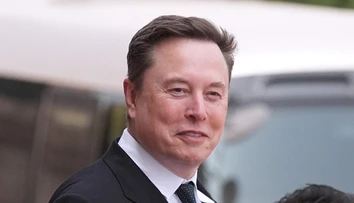 Musk sa stal prvým človekom s majetkom prevyšujúcim bilión dolárov, teda tisíc miliárd
