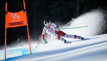 Rakúšanka Hütterová predviedla v zjazde skvelý výkon a tešila sa z triumfu. Priblížili sa jej len tri súperky