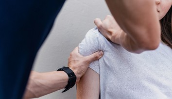 Fyzioterapeut mal obrať desiatky ľudí o milióny eur. Verili mu pacienti aj jeho známi