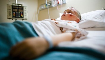 Chlapec (11) prehltol petardy. Výzva od kamarátov ho dostala do nemocnice