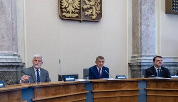 Spor medzi Pavlom a Babišom rozhodol až súd: Prezidenta musia zobrať na samit NATO