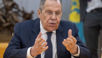 Lavrov obvinil Dánsko, že s Grónčanmi zaobchádza ako s menejcennými. Rusko bude na militarizáciu ostrova reagovať