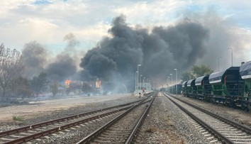 FOTO+VIDEO: Masívny požiar v Dunajskej Lužnej. V plameňoch je niekoľko budov
