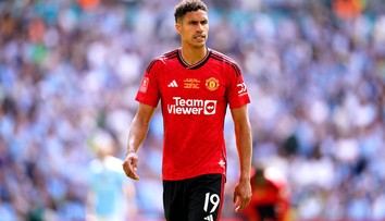 Francúzsky majster sveta zavesil kopačky na klinec. Varane odohral za nový klub len pár minút