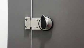 Šokujúca tragédia vo fast foode: Muža našli po 30 hodinách mŕtveho na toalete