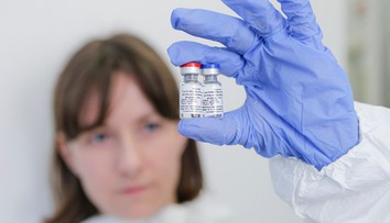 Odborníci majú obavy, ruskej vakcíne proti COVID-19 nedôverujú