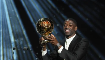 VIDEO: Predpoklady sa potvrdili. Zlatú loptu si odniesol hviezdny Francúz Ousmane Dembélé