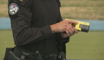 Policajti dostanú novú „zbraň“ proti agresorom: Má pomôcť zvládnuť nebezpečné zásahy
