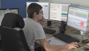 Nefungovali by bez nich nemocnice ani netiekla voda. Elektrárenskí dispečeri v izolácii čakajú na vakcínu