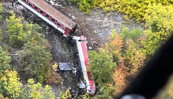 Príčinou zrážky vlakov pri Rožňave bola chyba rušňovodiča, potvrdil minister Ráž