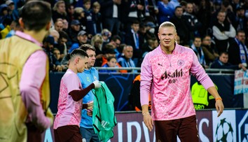 GALÉRIA: Bol to sviatok pre slovenský šport. Vychutnajte si snímky Haalanda či Fodena na bratislavskom trávniku