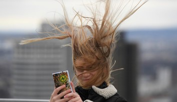Meteorológovia na Veľkonočný pondelok varujú pred silným vetrom v troch krajoch