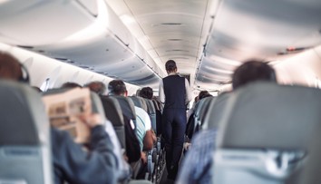 Aj výberu ponožiek do lietadla by ste mali venovať pozornosť. Letušky varujú pred touto farbou