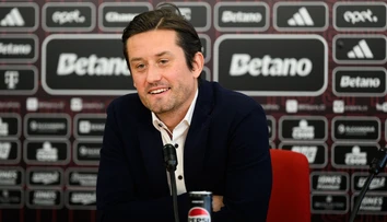 Legendárny Rosický bol pre vážne zdravotné problémy na JIS. Ako riaditeľ Sparty skončil