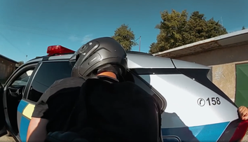 VIDEO: Dramatická naháňačka v Prievidzi. Policajtom sa snažil ujsť motorkár pod vplyvom drog