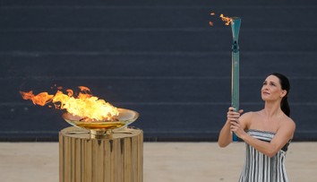VIDEO: Olympijský oheň je už v rukách organizátorov. Putovať bude významnými miestami Talianska