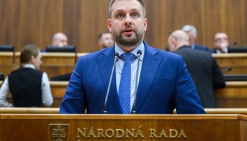 Poslanci schválili legislatívne úpravy v rámci dohody vlády s lekárskymi odborármi