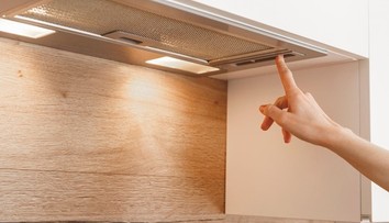 Chyba, ktorá mohla pripraviť jej deti o život. Matka zapla dva spotrebiče naraz