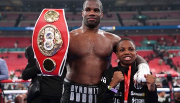 Som gladiátor, chcem ísť na vrchol. Favorizovaného Joshuu pred 96-tisíc divákmi knokautovala nová hviezda