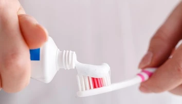 Slovenská dentálna hygienička varuje pred častou chybou. Môže viesť až k strate zubov